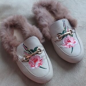 Chase + Chloe Real Fur Sandals